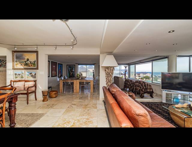 6 BEDROOM HOUSE FOR SALE IN BLOUBERGSTRAND